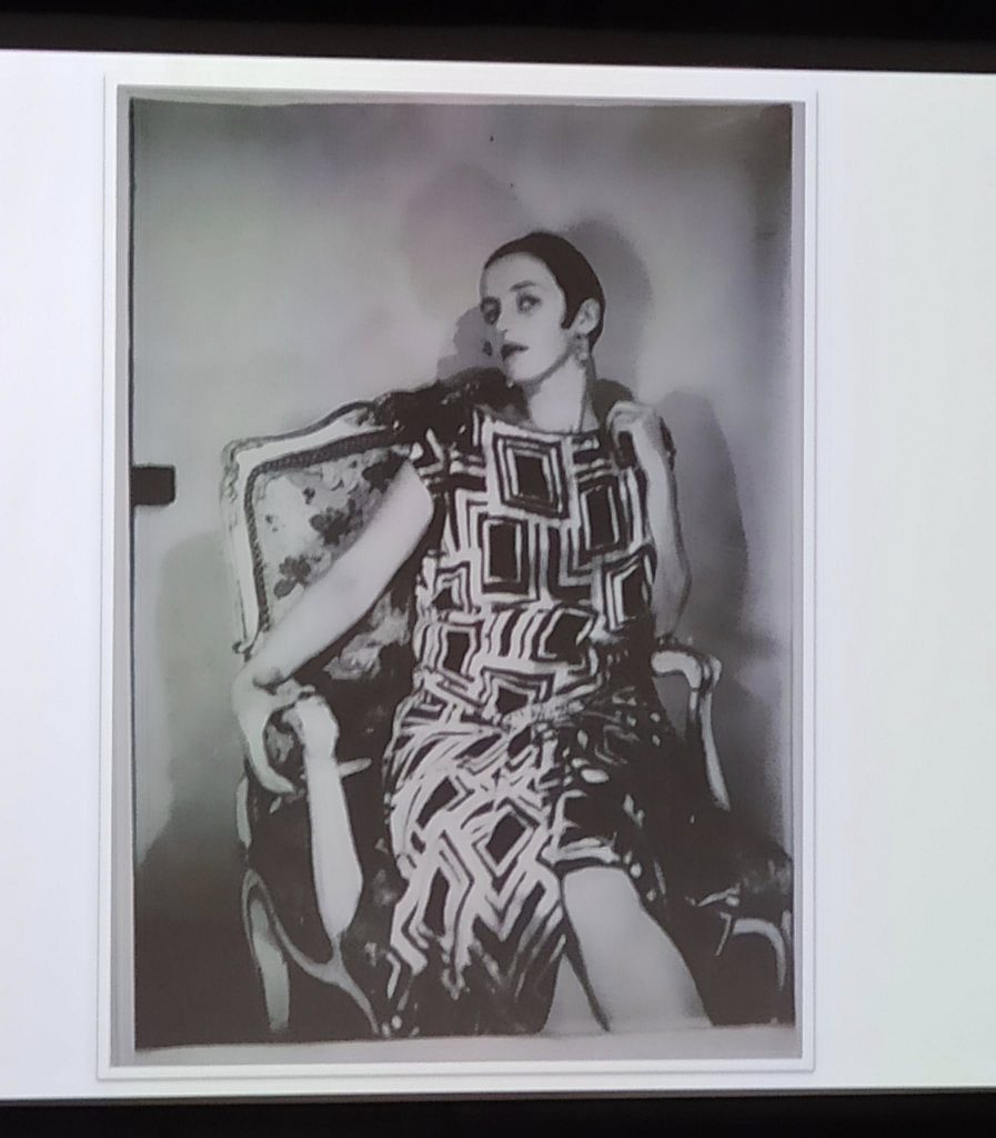 Zdjęcie Pani na krześle